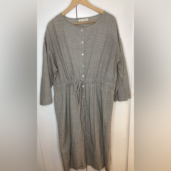 Maiwa Light weave cotton dress med/lg black and white - Picture 2 of 10